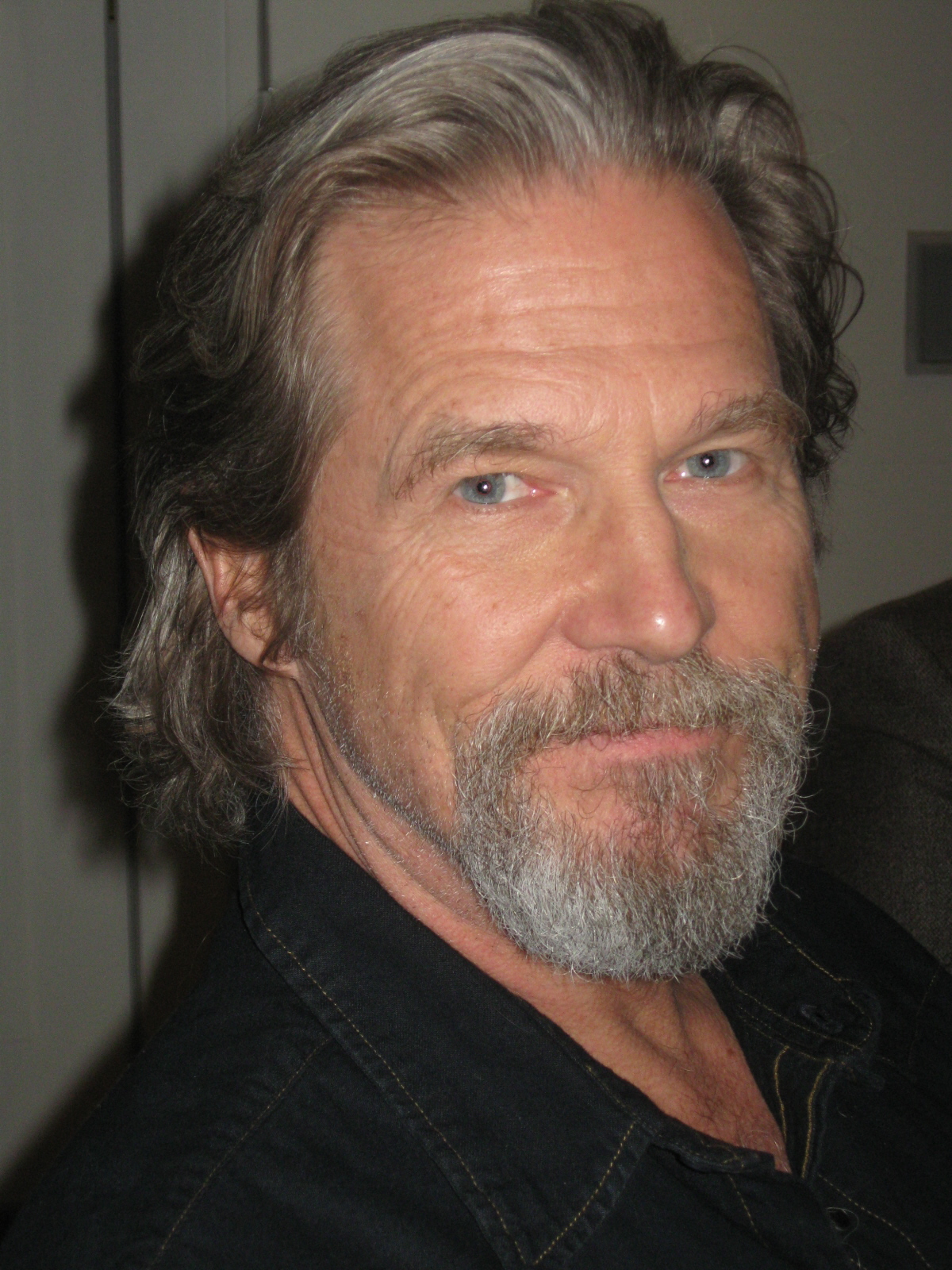 jeffbridges2 - "THE DUDE" BRINGS HOME THE GOLD!